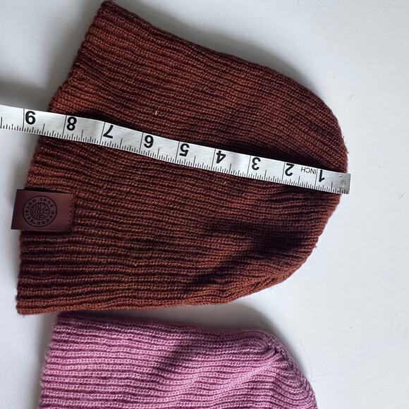 1000 Hours Outside knitted beanie - Picture 3 of 4